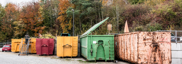 Location Benne déchets bois - Vous avez coupé des arbres durant vos travaux de jardin ? Vous voulez vous débarrasser de meubles ou d'un volume important de cagettes, de palettes, de caisses, de tourets ou de plateaux de chargement ?
Vous avez construit une maison ou vous vous débarrassez de votre ancienne cuisine en pin ? Pour toutes ces occasions, la location d'une benne bois est la solution!